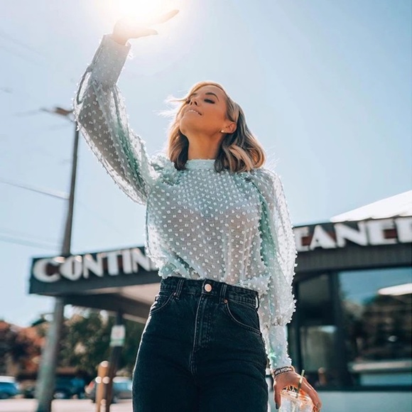 🦋 BLOGGERS FAVORITE 🦋 ZARA SEMI-SHEER TEXTURED BLOUSE SIZE M - Picture 3 of 14